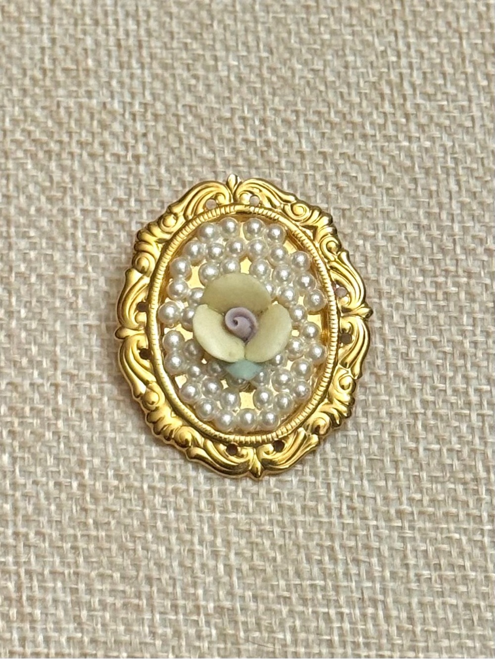 Vintage Victorian Rose Cameo Brooch